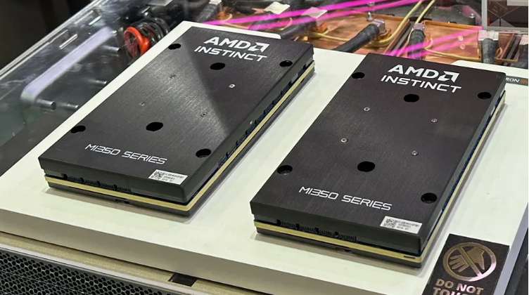 AMD ra mắt hệ thống rack AI hoàn chỉnh